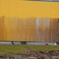 02-fassadenreinigun-rostock-beseitigt-graffito-graffitibeseitigung-rostock-wellblechfassade