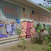 01-plexiglas-graffitibeseitigung-rostock-graffiti-entfernen-fassadenschutz