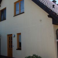 05-WDVS-Fassade-Einfamilienhaus-mit-Hochdruckreiniger-abwaschen-reinigen-Rostock